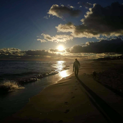 Kvllspromenad p stranden Kvllspromenad p stranden
